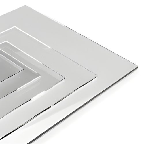 Esküvői köszöntő tábla klasszikus arany felirattal és monogrammal