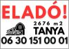 Eladó tanya tábla információkkal